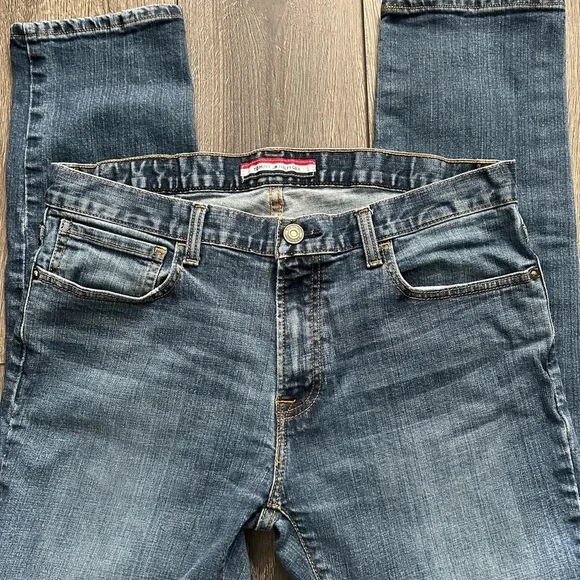 Tommy Hilfiger Blue Straight-Leg Jeans with Lived-In Look - Picture 4 of 10